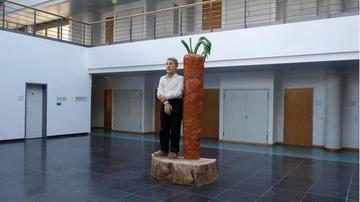 ohne Titel (Mann mit Karotte)