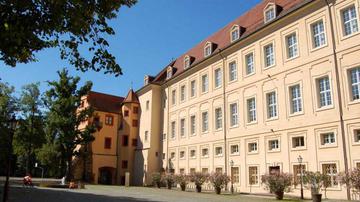 Die Karlsburg und das Pfinzgaumuseum